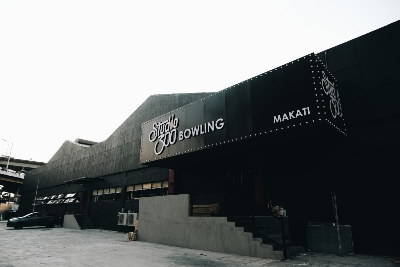 Studio 300 boutique bowling alley keeps the good times rolling with ...
